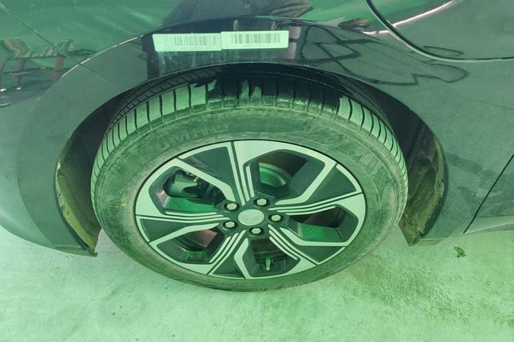 Used Hongqi E-QM5 2021 Charging Version Flagship Edition Exterior 4
