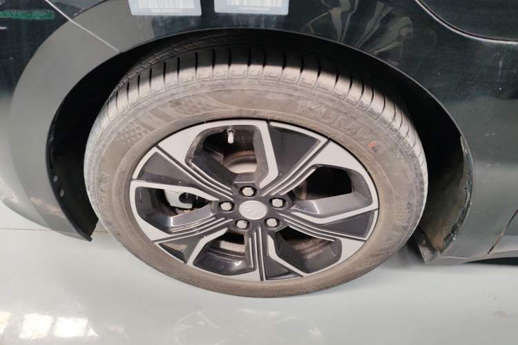 Used Hongqi E-QM5 2021 Charging Version Flagship Edition Exterior 4