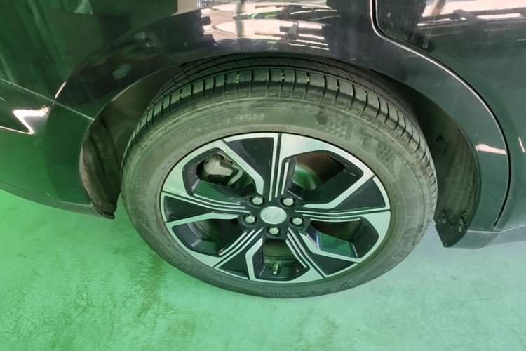 Used Hongqi E-QM5 2021 Charging Version Flagship Edition Exterior 5