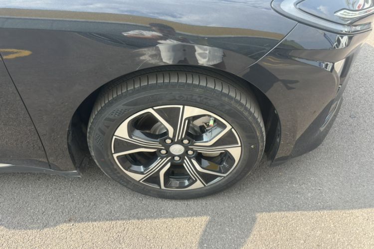 Used Hongqi E-QM5 2021 Charging Version Flagship Edition Exterior 5