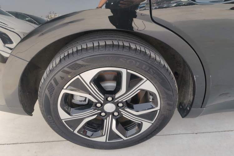 Used Hongqi E-QM5 2021 Charging Version Flagship Edition Exterior 5