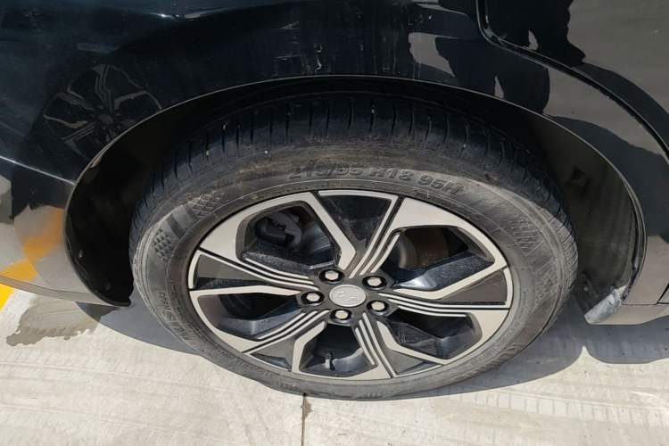 Used Hongqi E-QM5 2021 Charging Version Flagship Edition Exterior 5