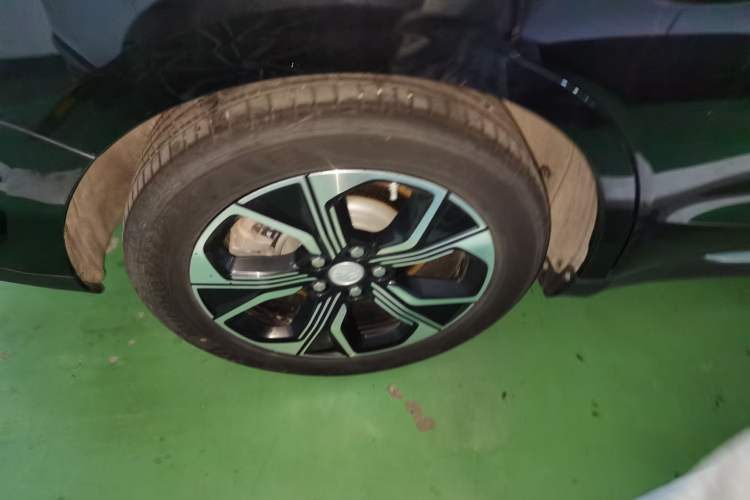 Used Hongqi E-QM5 2021 Charging Version Flagship Edition Exterior 5