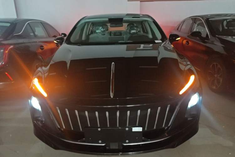 Used Hongqi E-QM5 2021 Online Booking Charging Basic Edition 5 Seats Front