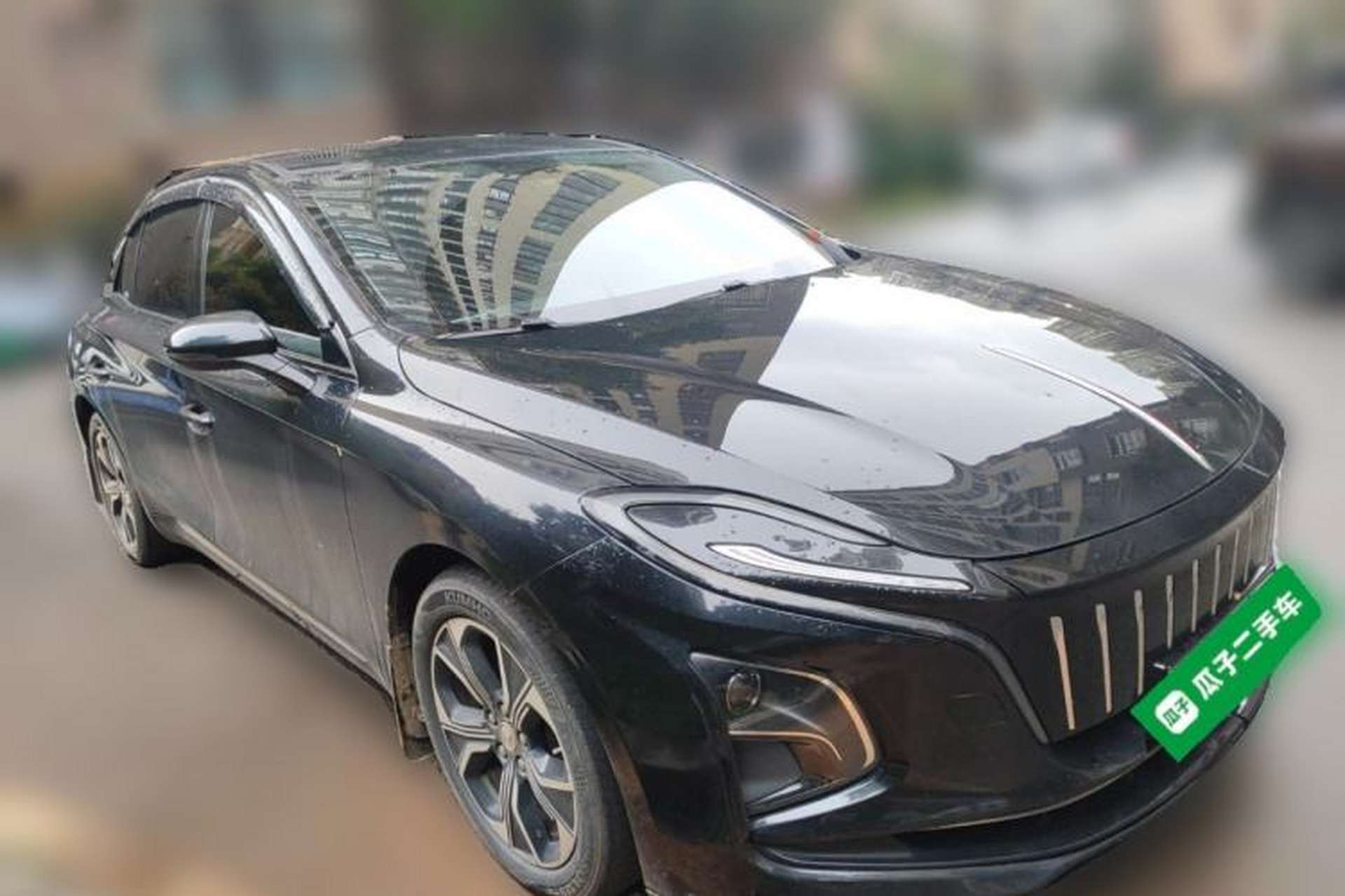 Used Hongqi E-QM5 2021 Online Booking Charging Basic Edition 4 Seats Front Right 45 Deg