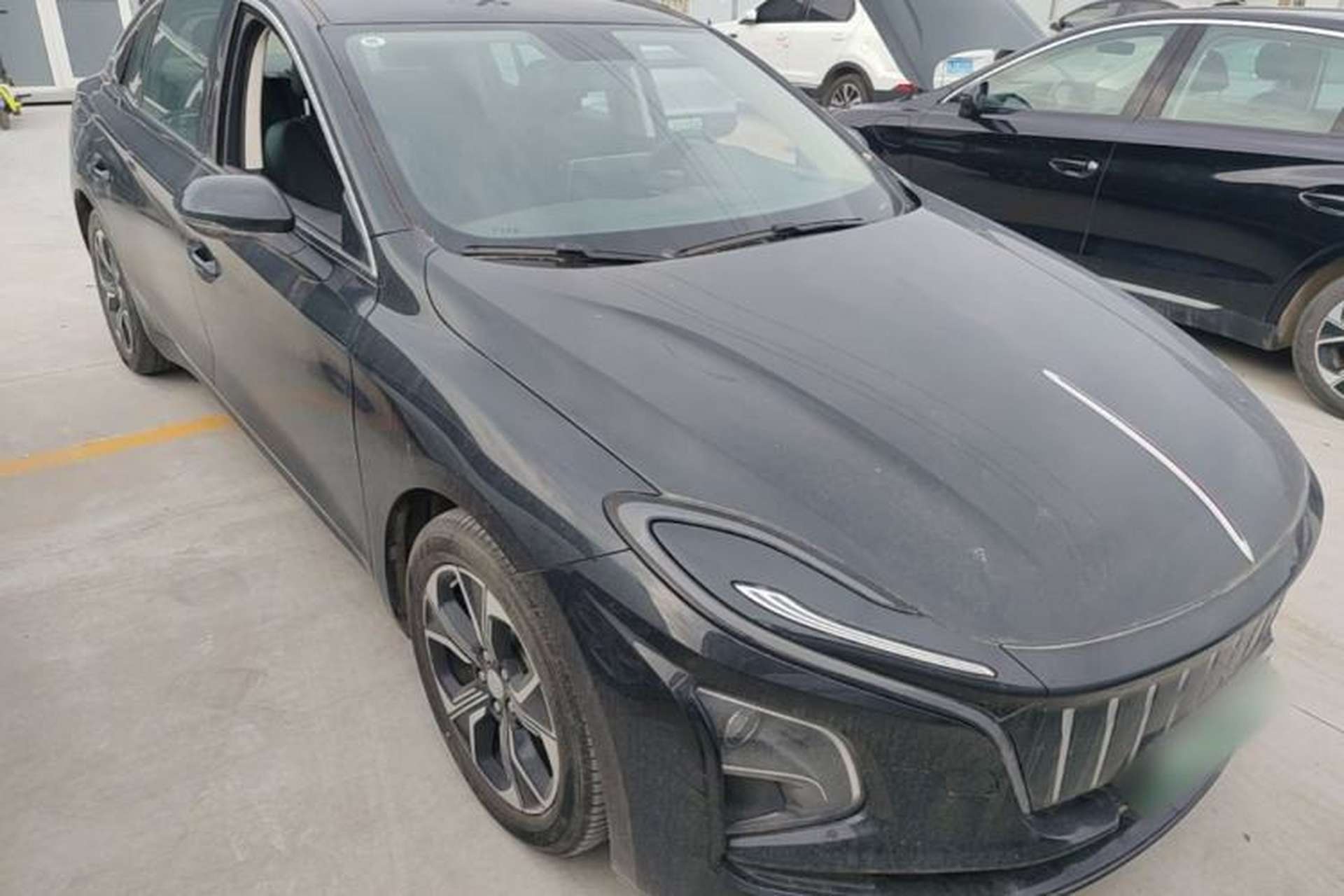 Used Hongqi E-QM5 2021 Charging Version Flagship Edition Front Right 45 Deg