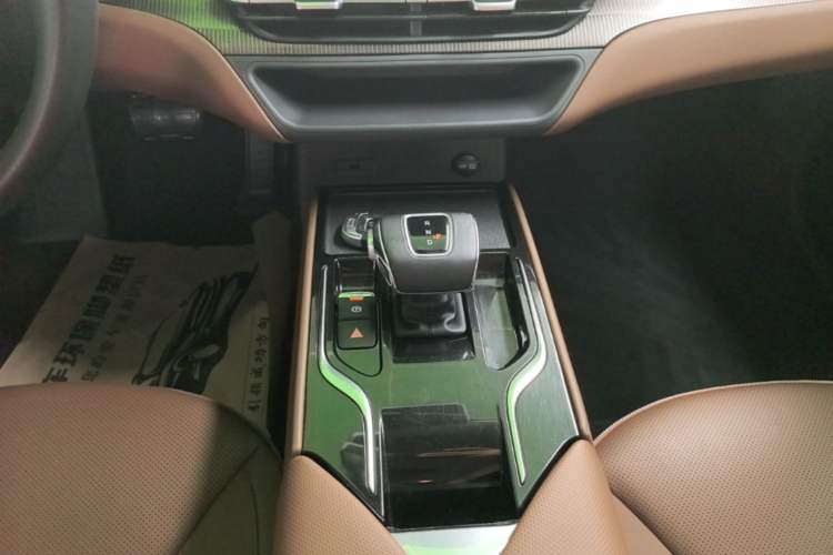 Used Hongqi E-QM5 2021 Ride-Hailing Charging—Didi Edition 4 Seats Gear Lever