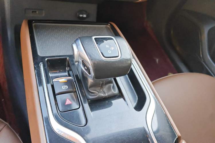 Used Hongqi E-QM5  Gear Lever