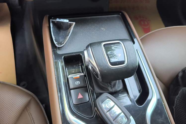 Used Hongqi E-QM5 2021 Charging T3 Version 4 Seats Gear Lever