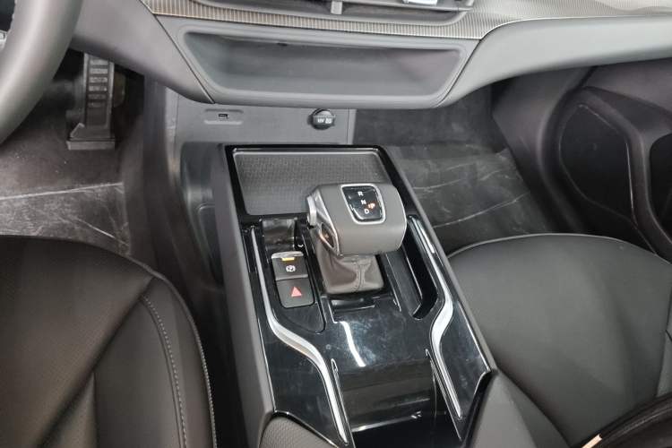 Used Hongqi E-QM5 2021 Charging Version Flagship Edition Gear Lever