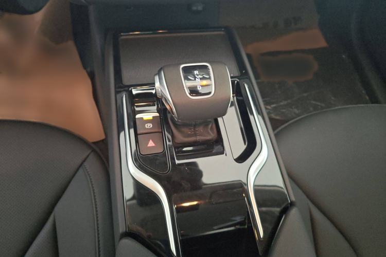 Used Hongqi E-QM5 2021 Online Booking Charging Basic Edition 5 Seats Gear Lever