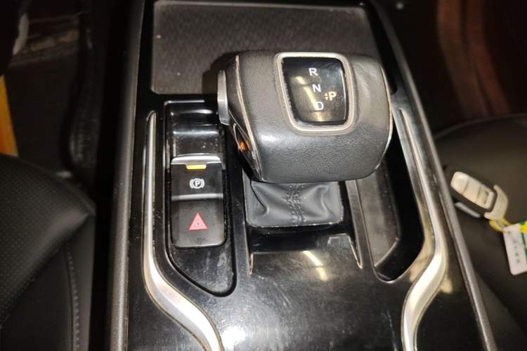 Used Hongqi E-QM5 2021 Online Booking Charging Basic Edition 5 Seats Gear Lever