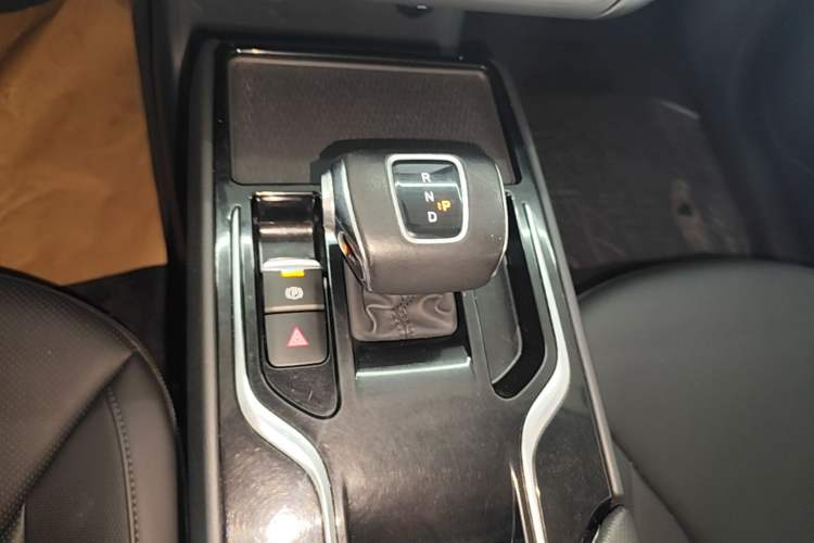 Used Hongqi E-QM5 2021 Online Booking Charging T3 Edition 5-Seater Gear Lever