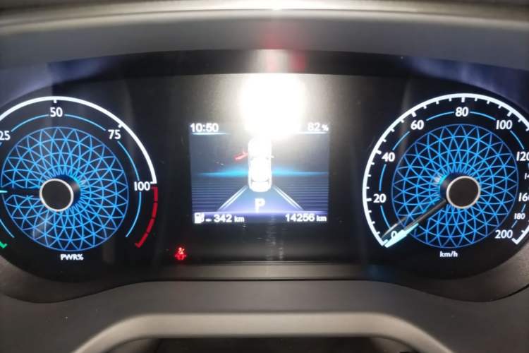 Used Hongqi E-QM5 2021 Online Booking Charging T3 Edition 5-Seater Instrument Cluster