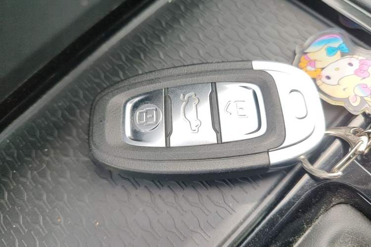 Used Hongqi E-QM5 2021 Charging Version Flagship Edition Interior 1