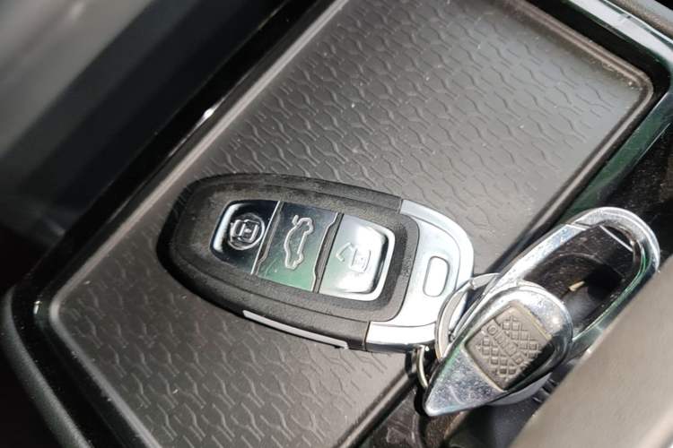 Used Hongqi E-QM5 2021 Charging Version Flagship Edition Interior 1