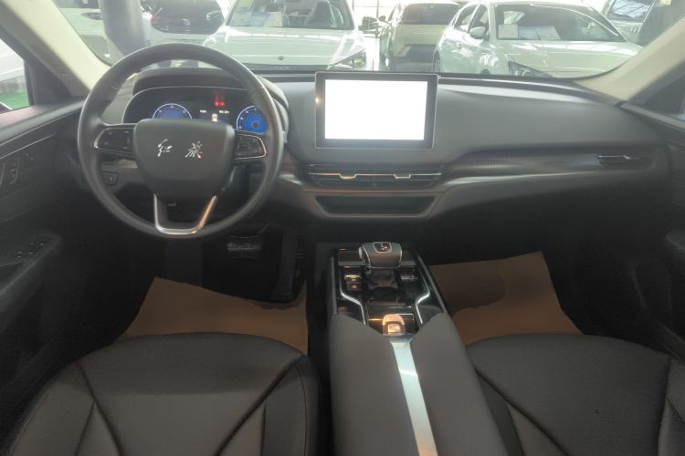 Used Hongqi E-QM5 2021 Online Booking Charging T3 Edition 5-Seater Interior 2