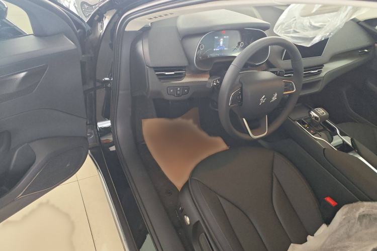 Used Hongqi E-QM5 2021 Online Booking Charging Basic Edition 5 Seats Interior 2