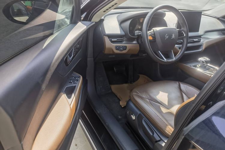 Used Hongqi E-QM5 2021 Charging T3 Version 4 Seats Interior 3