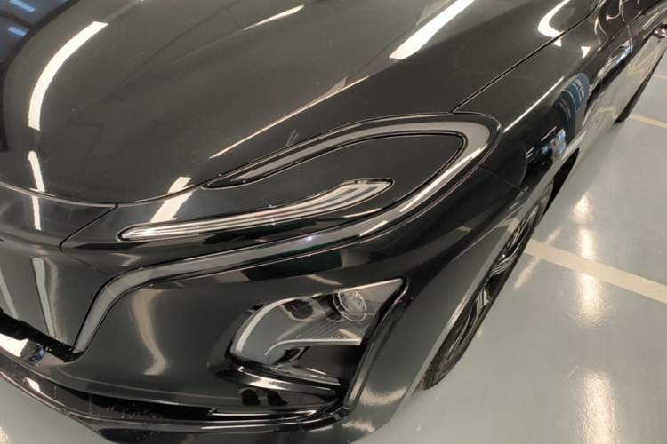 Used Hongqi E-QM5 2021 Online Booking Charging Basic Edition 5 Seats Left Front Headlight