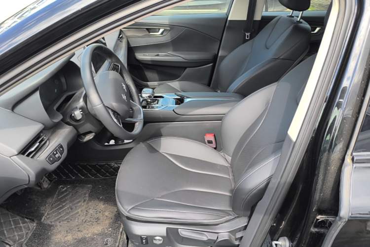 Used Hongqi E-QM5 2021 Online Booking Charging Basic Edition 5 Seats Left Front Seat