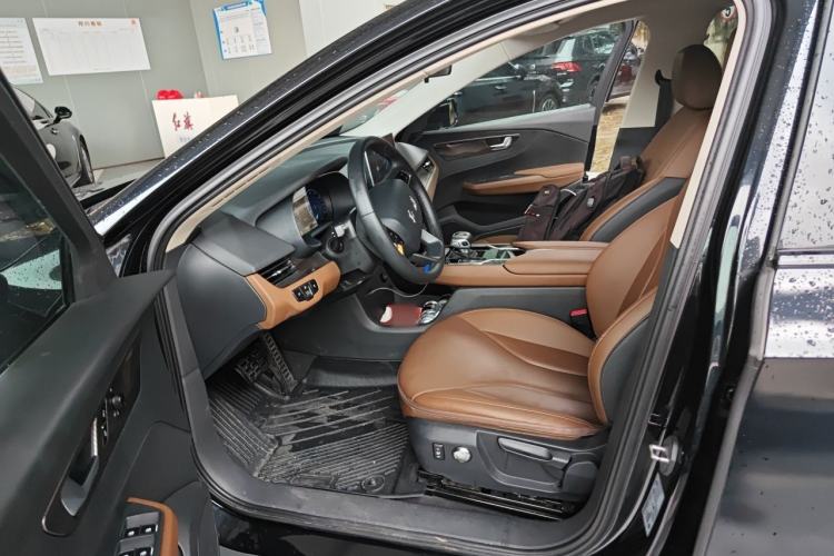 Used Hongqi E-QM5 2021 Charging T3 Version 4 Seats Left Front Seat