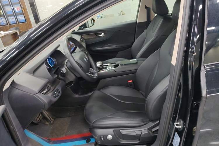 Used Hongqi E-QM5 2021 Charging Version Flagship Edition Left Front Seat