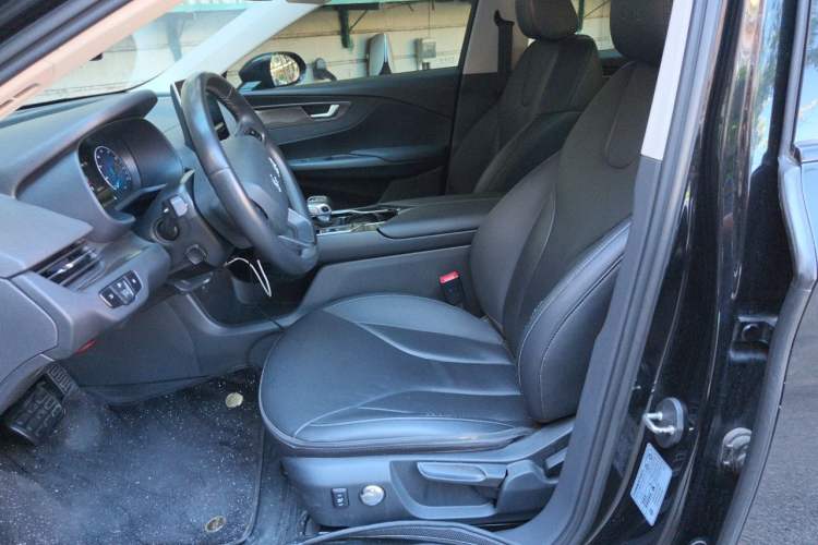 Used Hongqi E-QM5 2021 Online Booking Charging T3 Edition 4 Seats Left Front Seat