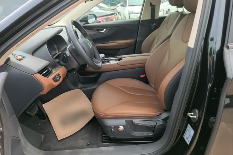 Used Hongqi E-QM5 2021 Online Booking Charging T3 Edition 4 Seats Left Front Seat
