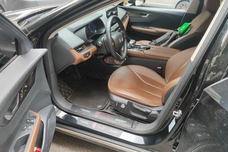 Used Hongqi E-QM5 2021 Charging T3 Version 4 Seats Left Front Seat