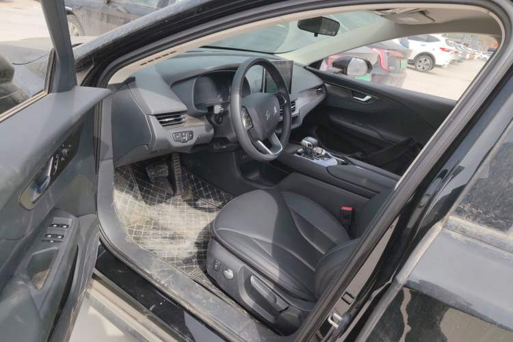 Used Hongqi E-QM5 2021 Charging Version Flagship Edition Left Front Seat