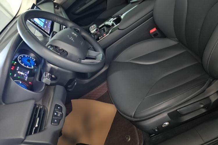 Used Hongqi E-QM5 2021 Charging Version Flagship Edition Left Front Seat