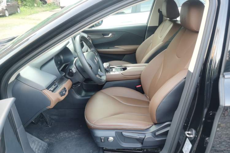 Used Hongqi E-QM5 2021 Charging T3 Version 4 Seats Left Front Seat