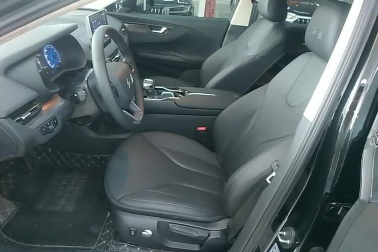 Used Hongqi E-QM5 2021 Online Booking Charging T3 Edition 5-Seater Left Front Seat