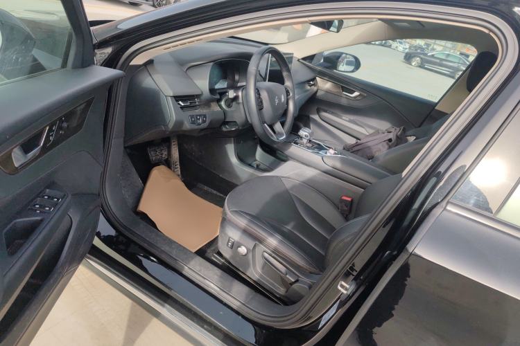 Used Hongqi E-QM5 2021 Charging Version Flagship Edition Left Front Seat