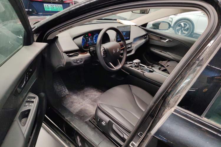 Used Hongqi E-QM5 2021 Charging Version Flagship Edition Left Front Seat