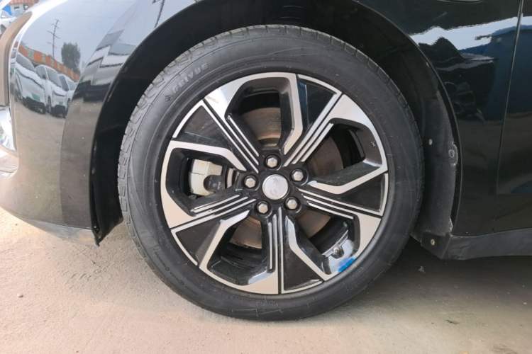 Used Hongqi E-QM5 2021 Ride-Hailing Charging—Didi Edition 4 Seats Left Front Wheel Hub