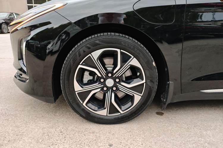 Used Hongqi E-QM5 2021 Charging Version Flagship Edition Left Front Wheel Hub