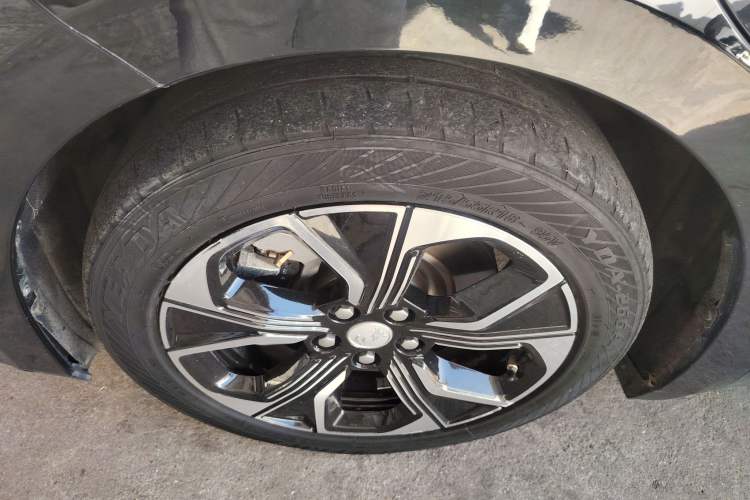 Used Hongqi E-QM5 2021 Charging Flagship Edition Left Front Wheel Hub