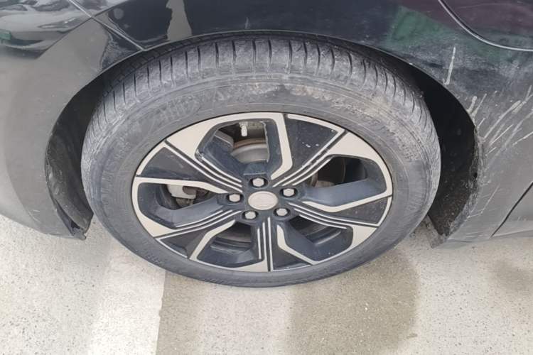 Used Hongqi E-QM5 2021 Charging Flagship Edition Left Front Wheel Hub
