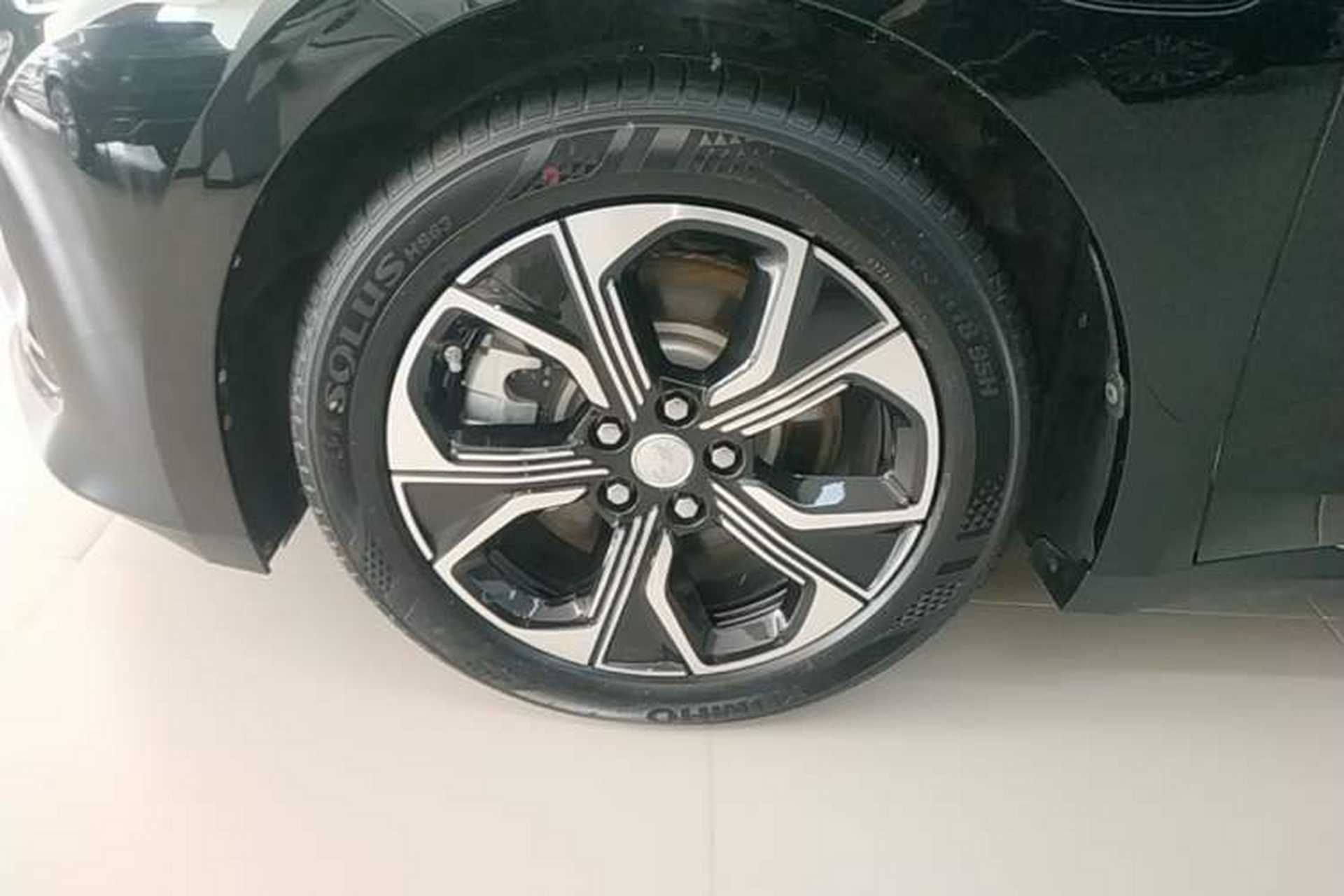 Used Hongqi E-QM5 2021 Online Booking Charging T3 Edition 5-Seater Left Front Wheel Hub