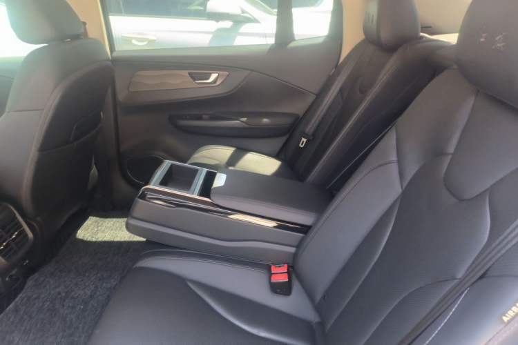 Used Hongqi E-QM5 2021 Online Booking Charging T3 Edition 5-Seater Left Rear Seat