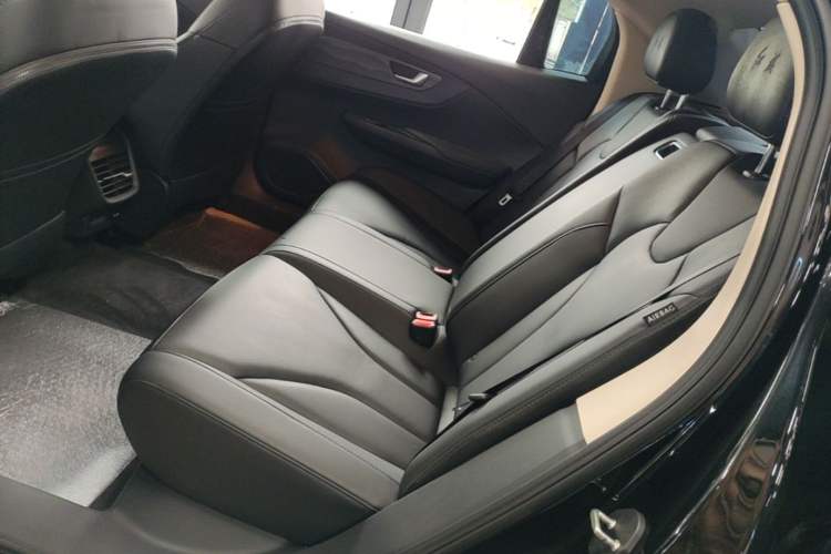 Used Hongqi E-QM5 2021 Online Booking Charging T3 Edition 5-Seater Left Rear Seat
