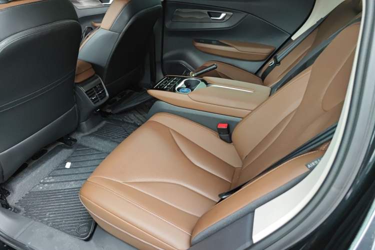 Used Hongqi E-QM5 2021 Charging T3 Version 4 Seats Left Rear Seat
