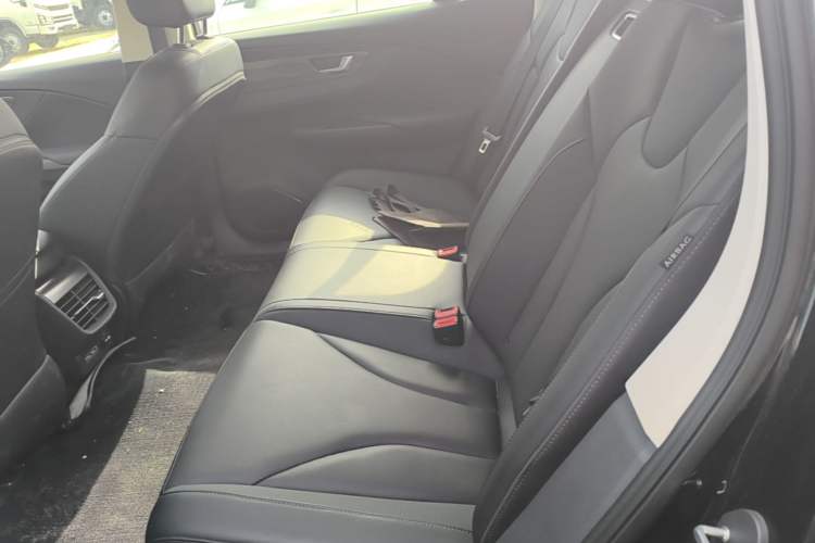 Used Hongqi E-QM5 2021 Online Booking Charging Basic Edition 5 Seats Left Rear Seat