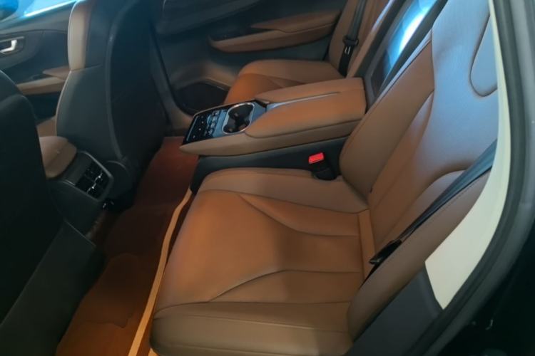 Used Hongqi E-QM5 2021 Online Booking Charging Basic Edition 4 Seats Left Rear Seat