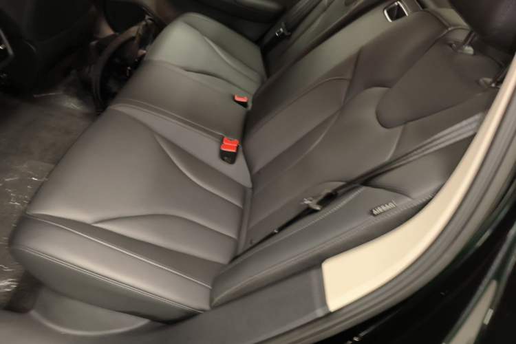 Used Hongqi E-QM5 2021 Online Booking Charging Basic Edition 5 Seats Left Rear Seat