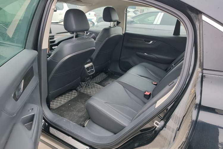 Used Hongqi E-QM5 2021 Charging Version Flagship Edition Left Rear Seat