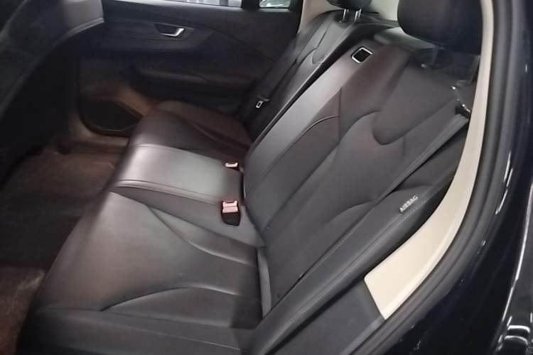 Used Hongqi E-QM5 2021 Charging Version Flagship Edition Left Rear Seat
