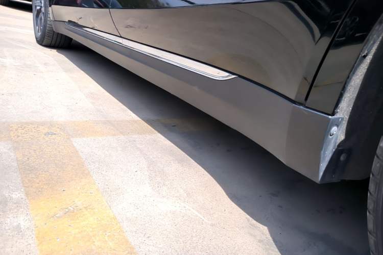 Used Hongqi E-QM5 2021 Online Booking Charging Basic Edition 5 Seats Left Side Sill